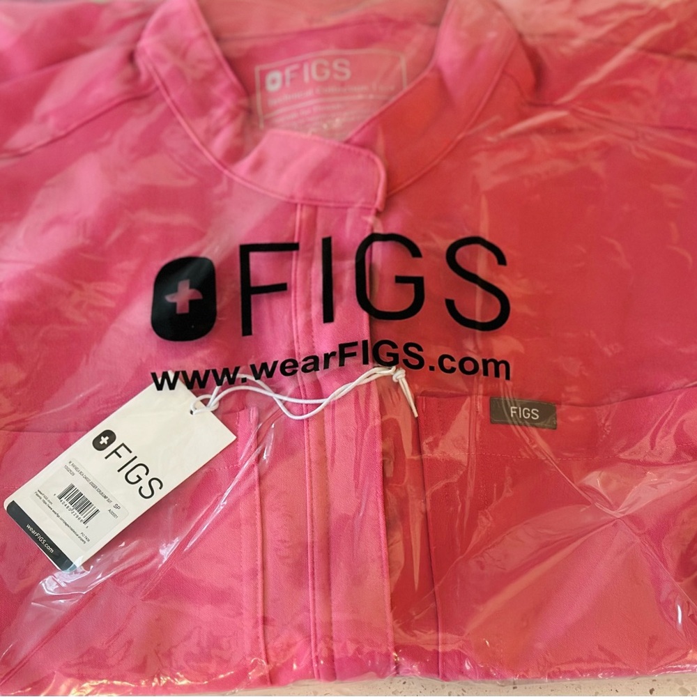 Figs F’ing Pink Rafaela Cargo Jumpsuit 💕 - Picture 3 of 4